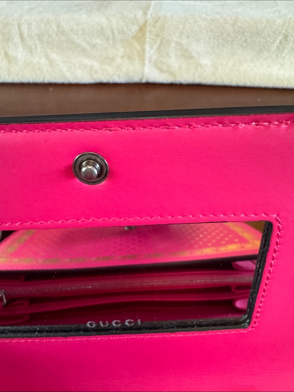 Authentic Gucci GUCCY Red Stars structured Chain Clutch - 2018 SEGA Capsule Rare - Picture 12 of 16